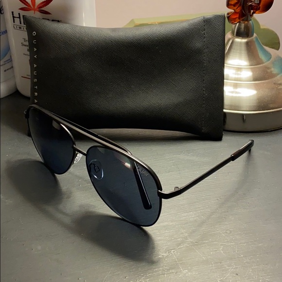 Quay Black Aviators - Picture 2 of 3